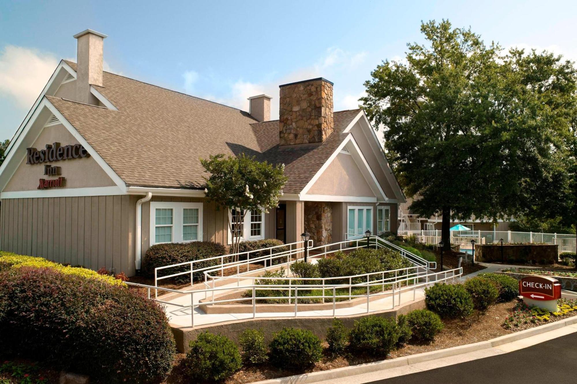 Residence Inn By Marriott Atlanta Cumberland/Galleria Смирна Экстерьер фото